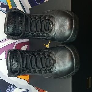 PER-OWNED WITH NO OG BOX!!! Air Jordan 10 Retro "NYC"